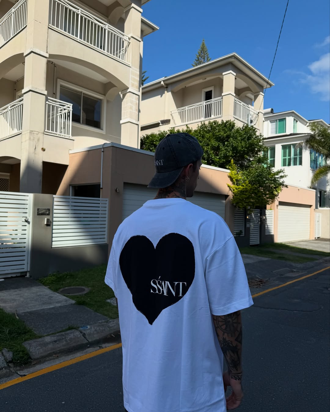 Black heart tee